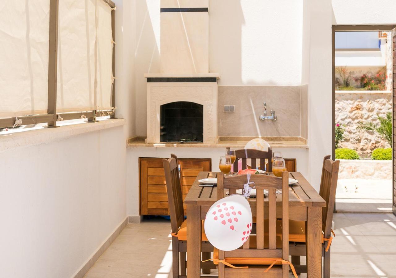 Villa 2 Sleeps 4 Isolated Honeymoon-Villa Sardunya Kaş Eksteriør billede